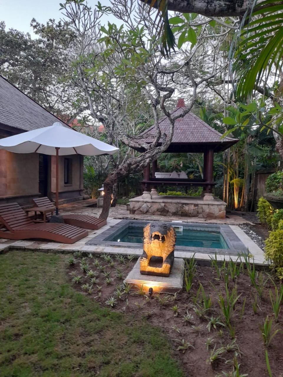 The Royal Beach Seminyak Exterior foto