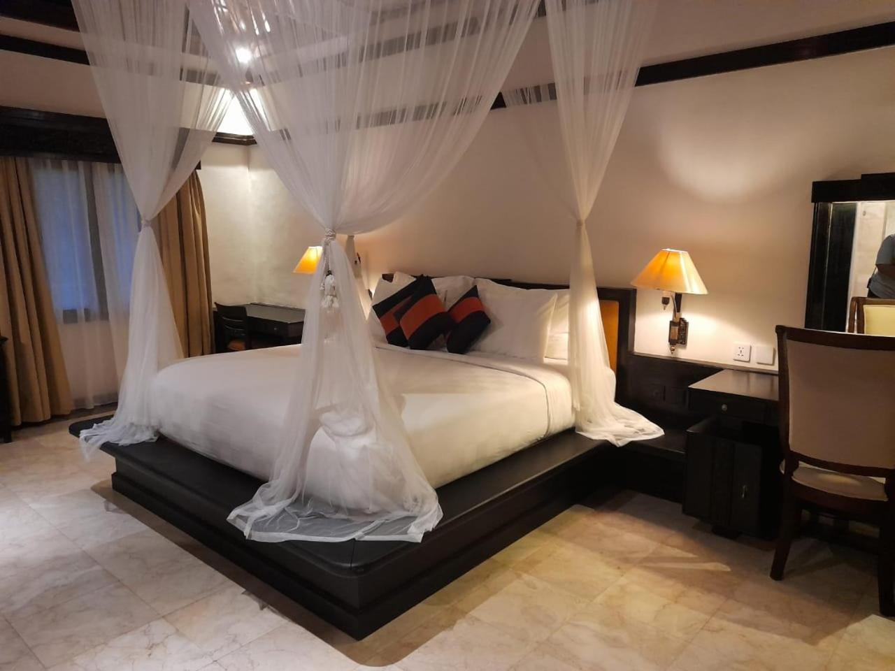 The Royal Beach Seminyak Exterior foto